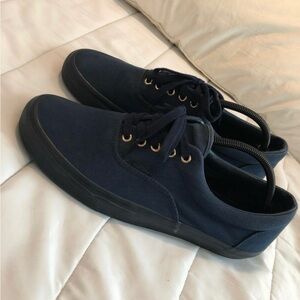 VANS authentic style shoe. Navy Blue.